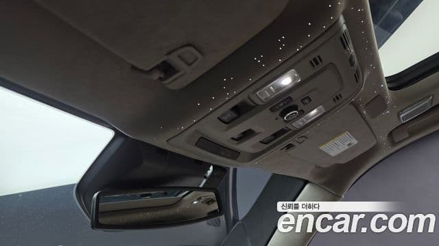 Cadillac Escalade 2021 — ფოტო 19/20