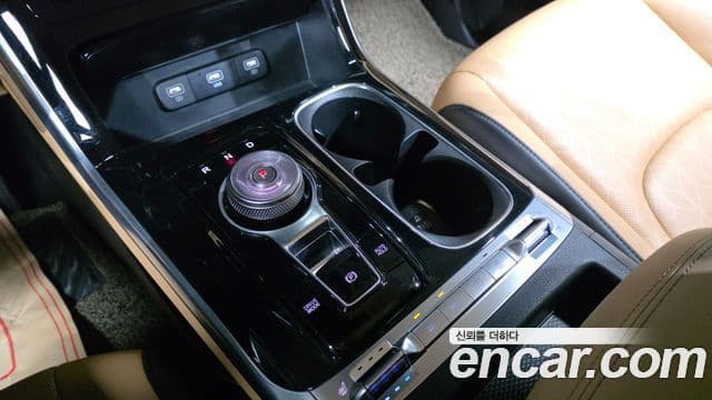 Kia Carnival 2022 — фото 9 из 20