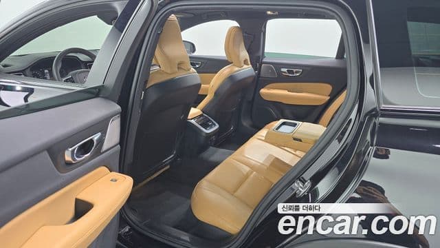 Volvo V60 Cross Country 2020 — Şəkil 11/20