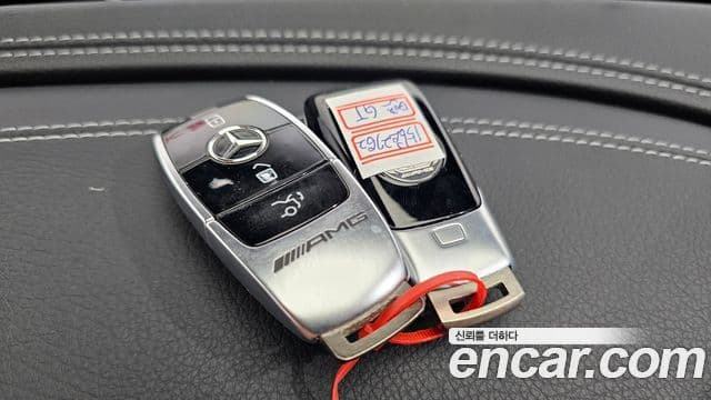 Mercedes-Benz AMG GT 2021 — фото 18 из 20