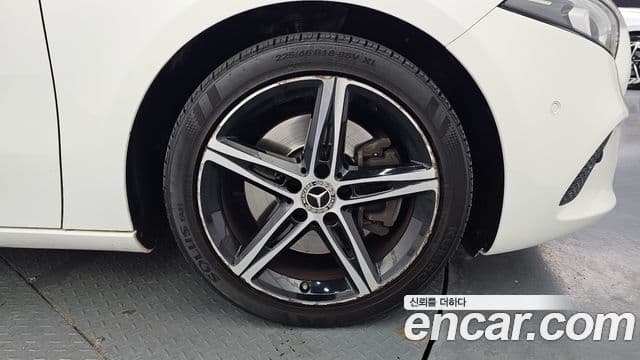Mercedes-Benz A-Class 2020 — Фото 5/20