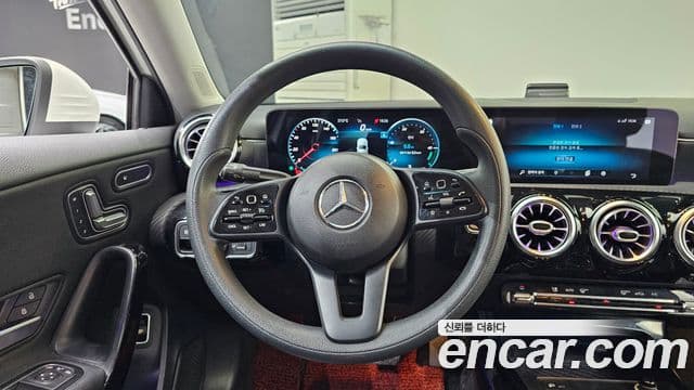 Mercedes-Benz A-Class 2020 — Фото 13/20