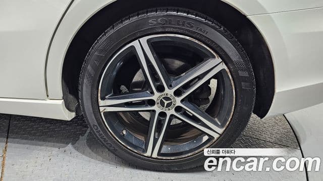 Mercedes-Benz A-Class 2020 — Şəkil 19/30