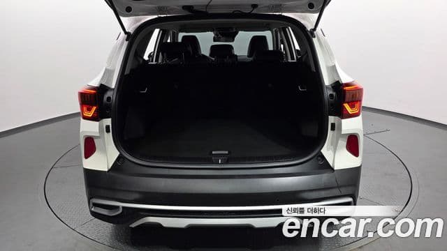 Kia Seltos 2020 — Şəkil 19/20