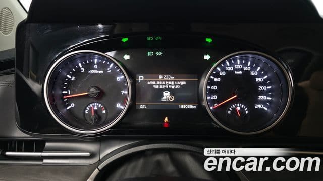 Kia Carnival 2023 — Фото 8/20