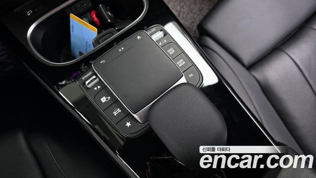 Mercedes-Benz A-Class 2021 — ფოტო 18/20