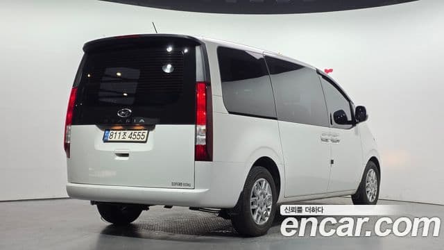 Hyundai Staria 2022 — Фото 2/20