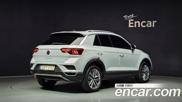 Volkswagen T-Roc 2021 — ფოტო 2/20