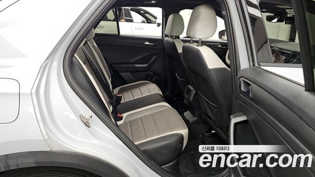Volkswagen T-Roc 2021 — ფოტო 12/20