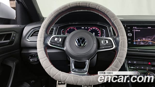 Volkswagen T-Roc 2021 — Şəkil 13/20