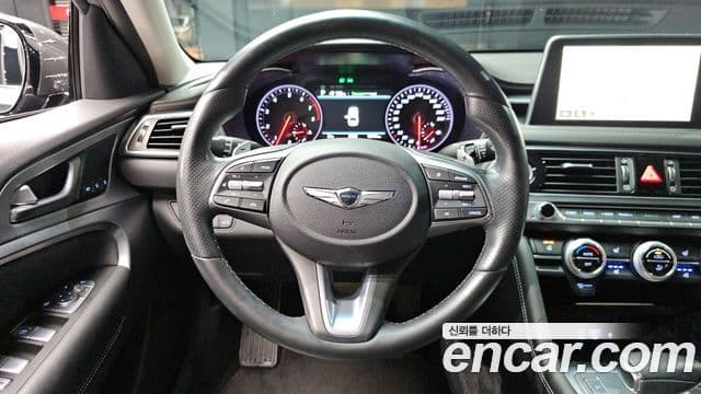 Genesis G70 2018 — ფოტო 13/20
