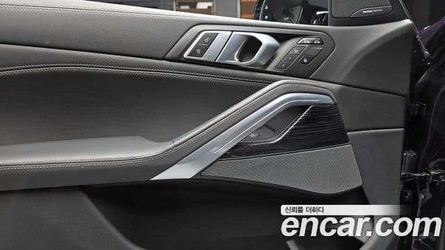 BMW X6 2024 — Photo 21/32