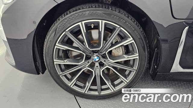 BMW 7 Series 2020 — ფოტო 5/20