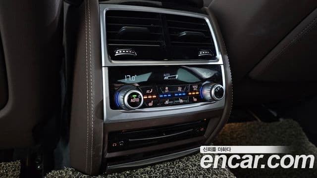 BMW 7 Series 2020 — ფოტო 20/20