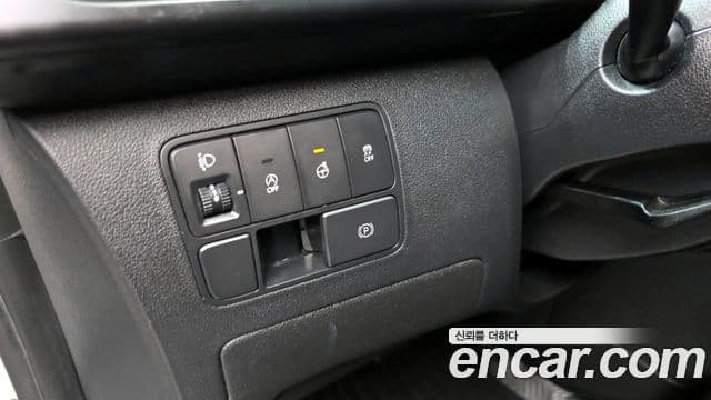Hyundai Staria 2022 — ფოტო 18/20