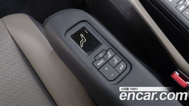 Kia Carnival 2024 — Фото 17/20