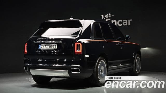 Rolls-Royce Cullinan 2022 — ფოტო 2/20