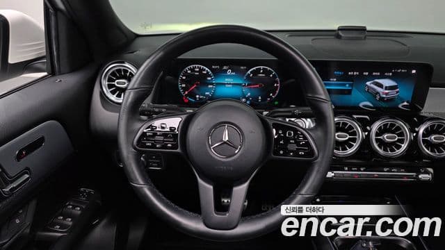 Mercedes-Benz GLB-Class 2021 — Фото 13/20