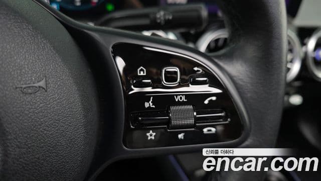 Mercedes-Benz GLB-Class 2021 — Фото 14/20