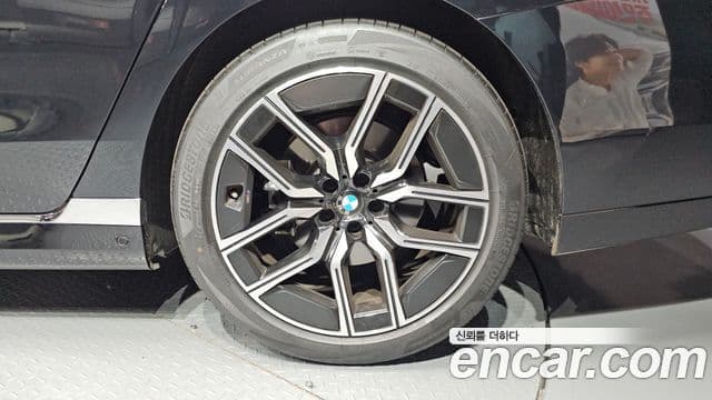 BMW 7 Series 2025 — Photo 17/31