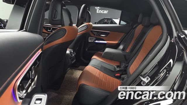 Mercedes-Benz GLC-Class 2025 — Photo 22/33