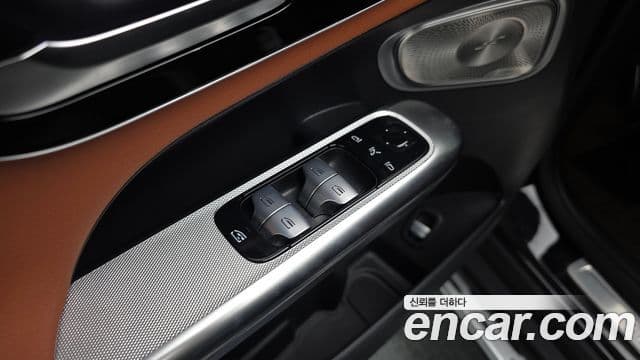Mercedes-Benz GLC-Class 2025 — Photo 3/33