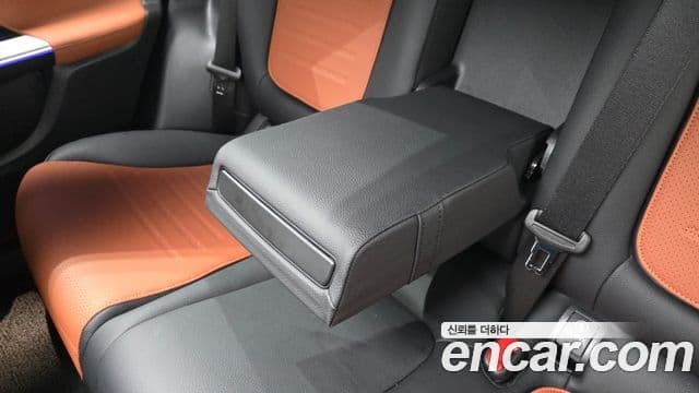 Mercedes-Benz GLC-Class 2025 — Photo 18/33