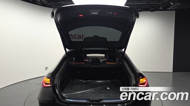 Mercedes-Benz GLC-Class 2025 — Photo 15/33