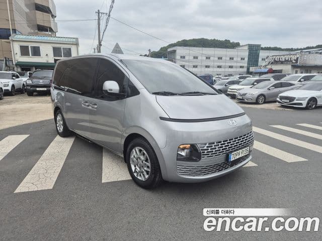Hyundai Staria 2023 — Şəkil 9/17