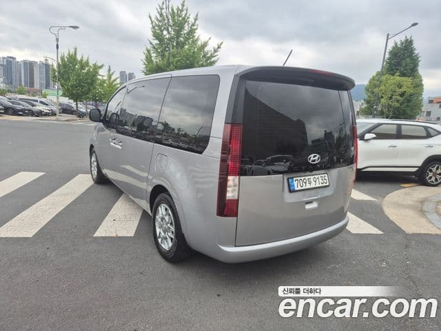 Hyundai Staria 2023 — фото 4 из 17
