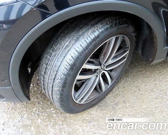 Volkswagen Tiguan Allspace 2023 — Фото 4/20