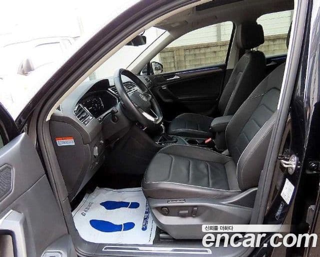 Volkswagen Tiguan Allspace 2023 — Фото 10/20