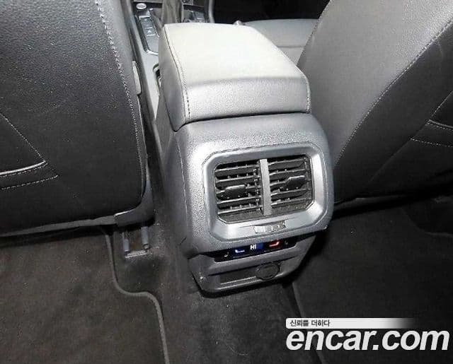 Volkswagen Tiguan Allspace 2023 — Фото 17/20