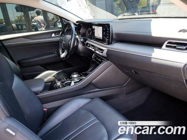 Kia K5 2022 — Şəkil 13/19