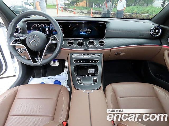 Mercedes-Benz E-Class 2023 — фото 6 из 20