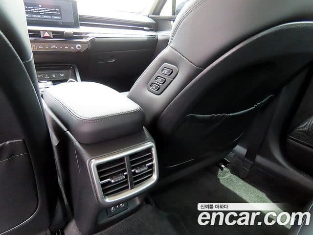 Kia K5 2024 — ფოტო 18/20