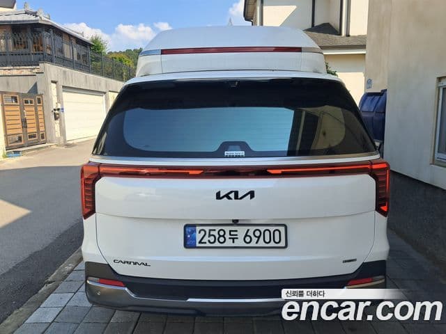 Kia Carnival 2024 — Şəkil 2/20