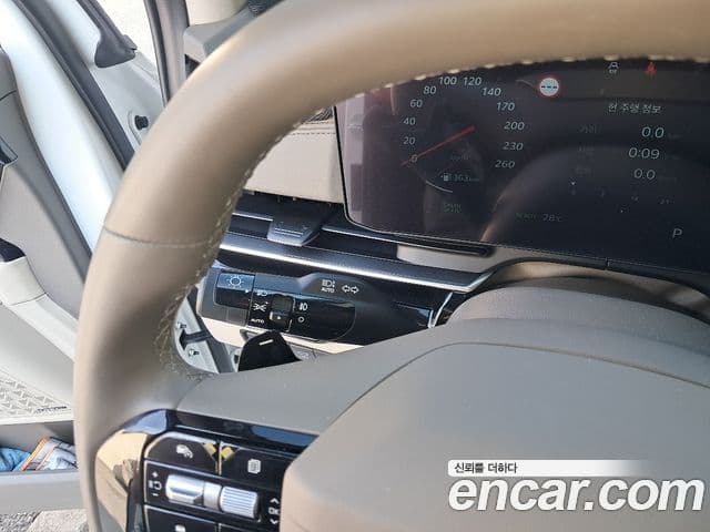 Kia Carnival 2024 — Şəkil 17/20