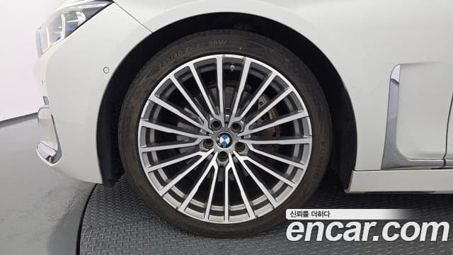 BMW 7 Series 2021 — фото 5 из 20