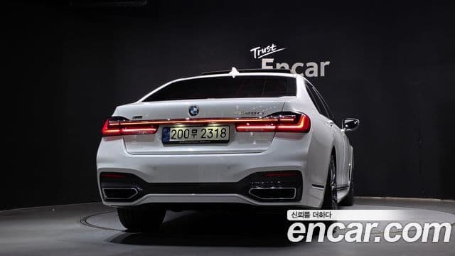 BMW 7 Series 2021 — ფოტო 4/20