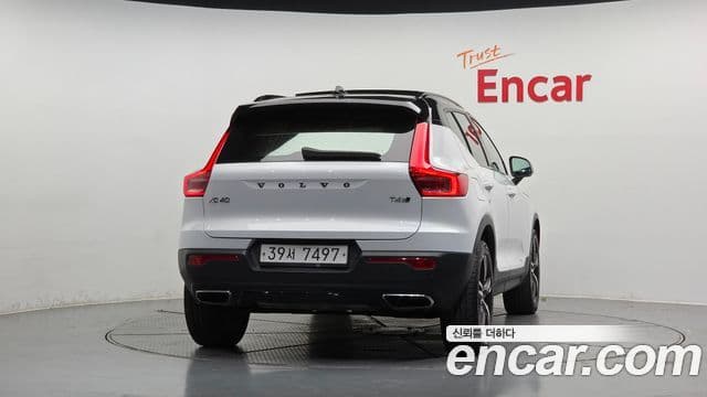 Volvo XC40 2019 — Şəkil 3/20