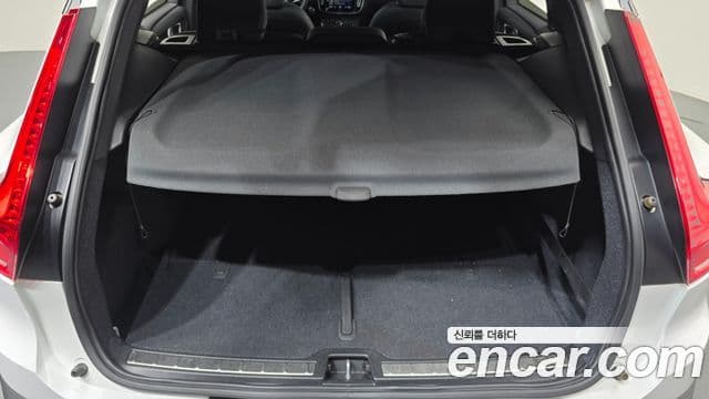 Volvo XC40 2019 — Şəkil 20/20