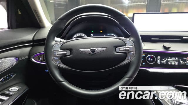 Genesis GV70 2021 — ფოტო 13/20