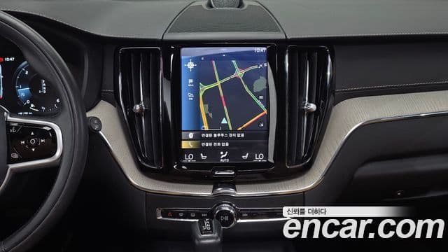 Volvo XC60 2018 — Şəkil 14/20