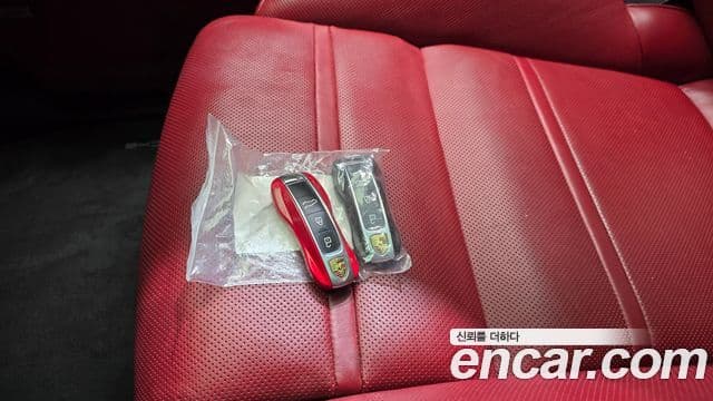 Porsche Cayenne 2023 — Photo 27/38