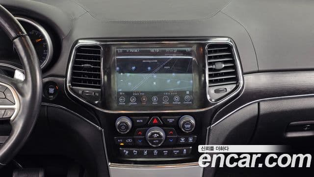 Jeep Grand Cherokee 2021 — Şəkil 12/20