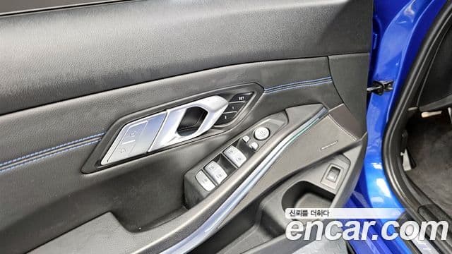 BMW 3 Series 2021 — фото 19 из 20