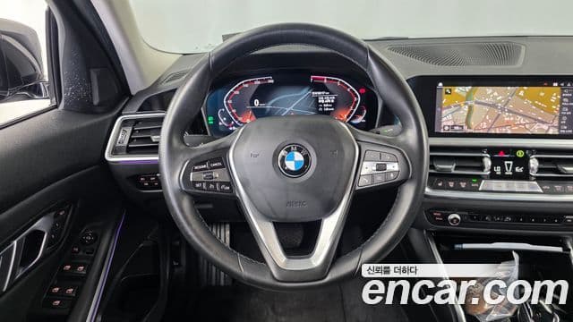 BMW 3 Series 2021 — ფოტო 13/20