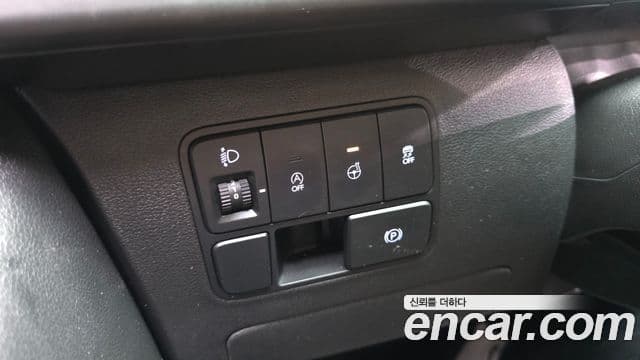 Hyundai Staria 2023 — Фото 18/20