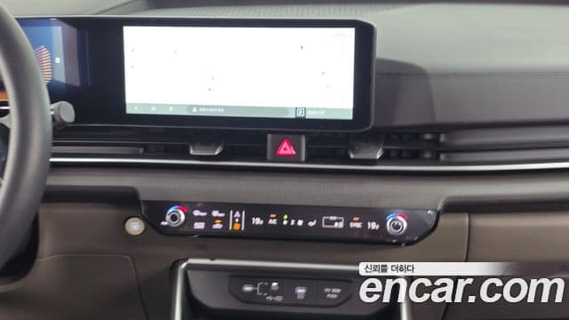 Kia Carnival 2025 — фото 14 из 20